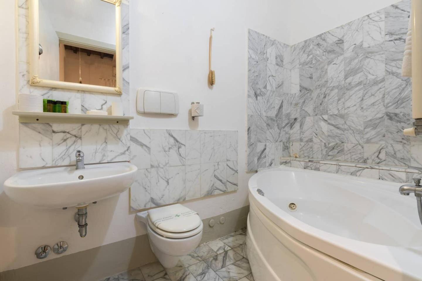 F4 - Santa Croce One Bedroom Flat 2 To 4 Guests Firenze Kültér fotó